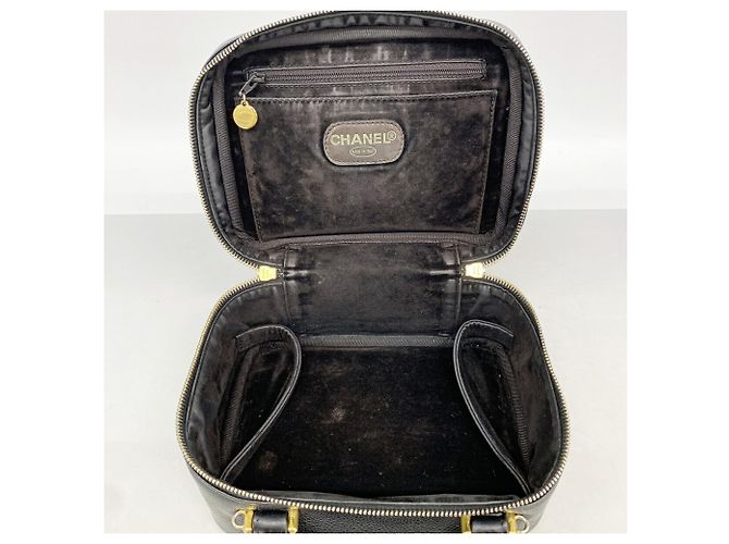 Bolsa Chanel em couro de bezerro granulado preto - vista 4