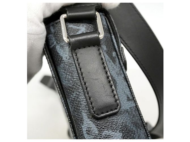 Sac à épaule Louis Vuitton Monogram Pastel Trunk PM Noir - vue 9