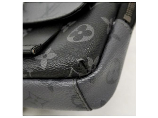 Louis Vuitton Monogram Eclipse Reverse Double Phone Bag Castaño Negro - vista 6