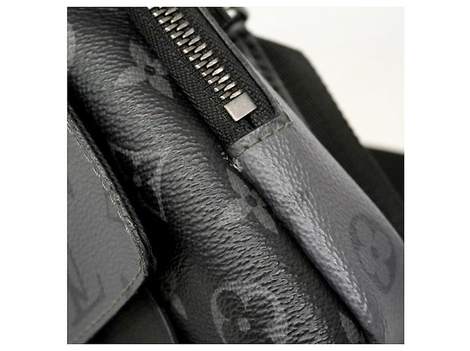 Louis Vuitton Monogram Eclipse Reverse Double Phone Bag Castaño Negro - vista 7