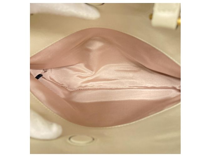 Gucci Interlocking G Handbag Cream - view 15