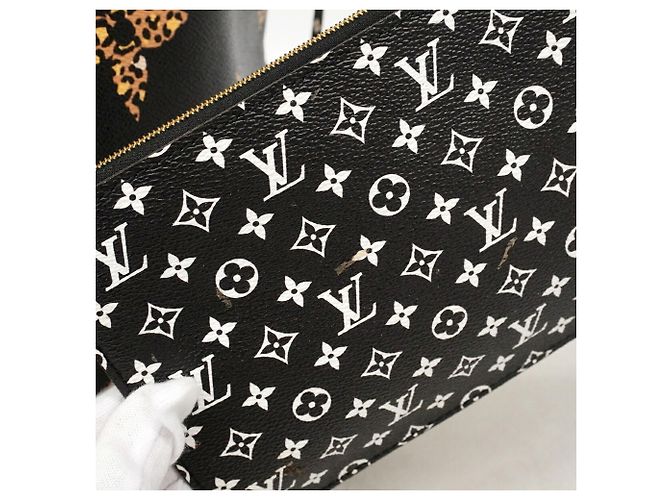 Saco Tote Louis Vuitton Monogram Jungle Neverfull MM Preto - vista 10
