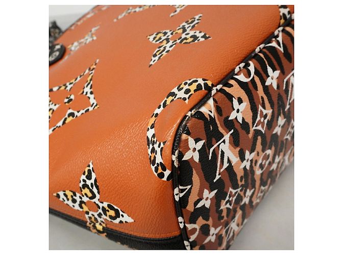 Saco Tote Louis Vuitton Monogram Jungle Neverfull MM Preto - vista 6