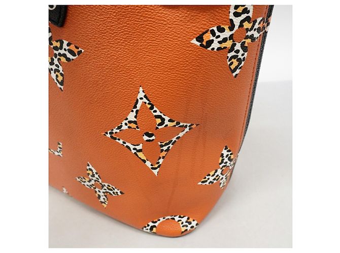 Saco Tote Louis Vuitton Monogram Jungle Neverfull MM Preto - vista 7
