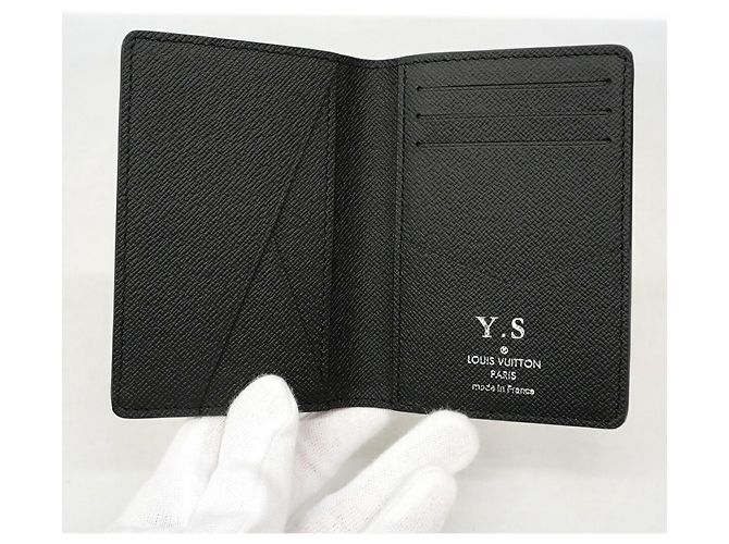 Louis Vuitton Taiga Organizer de Poche Business Card Holder Nero - vista 3