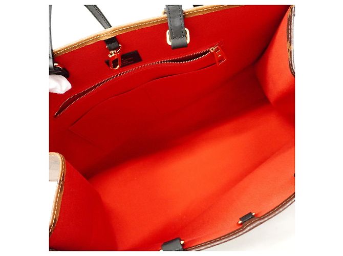 Saco Tote Louis Vuitton Monogram Giant Reverse OnTheGo GM Marrom - vista 4