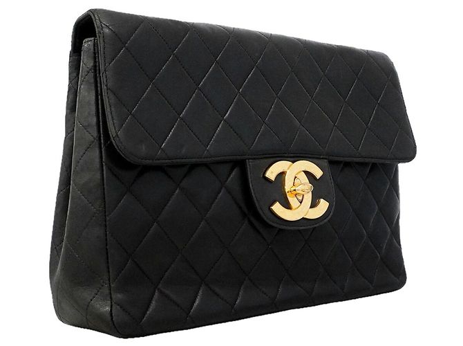 Sac à épaule Chanel en agneau noir - vue 2