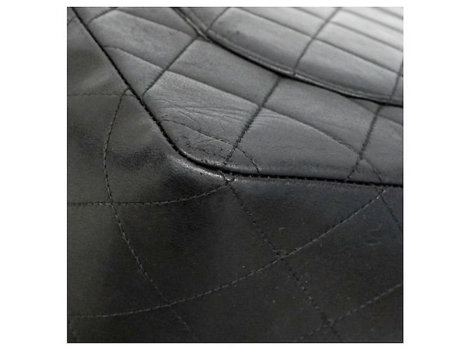 Sac à épaule Chanel en agneau noir - vue 7