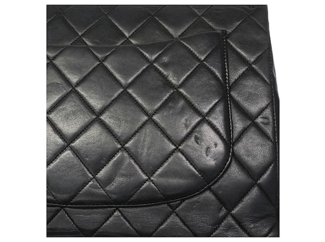 Sac à épaule Chanel en agneau noir - vue 9