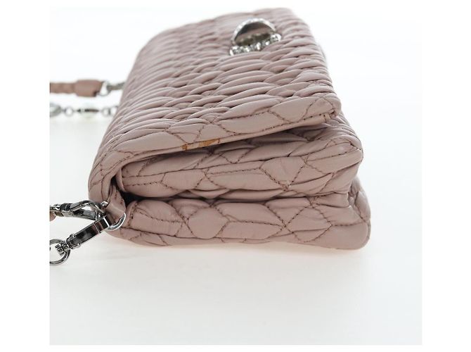 Clutch Miu Miu em couro Matelassé com cristais Medium Rosa - vista 3