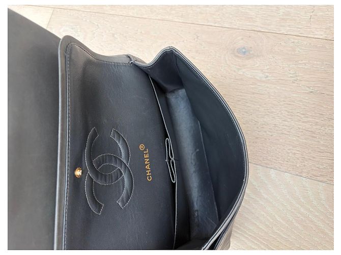 Chanel Classic Double Flap Tasche aus grauem Leder - Ansicht 10