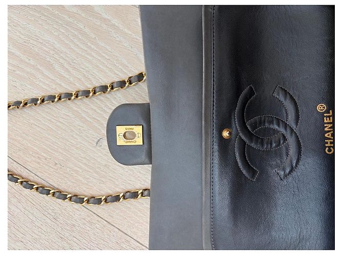 Chanel Classic Double Flap Tasche aus grauem Leder - Ansicht 13