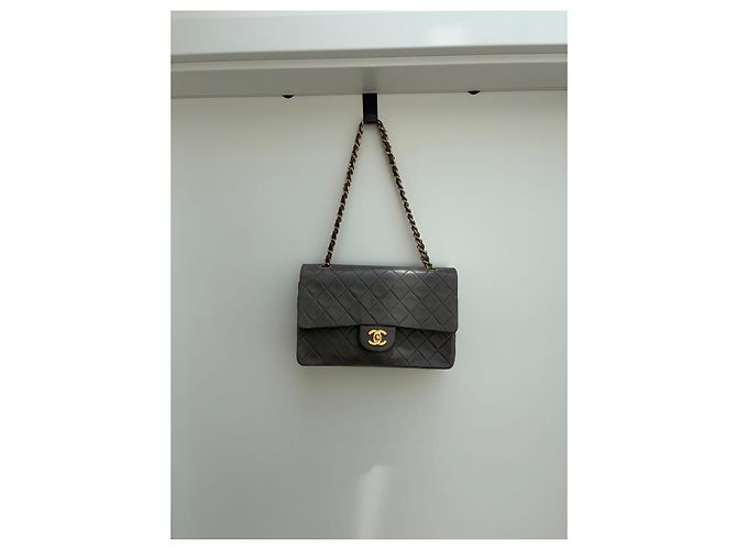 Chanel Classic Double Flap Tasche aus grauem Leder - Ansicht 4