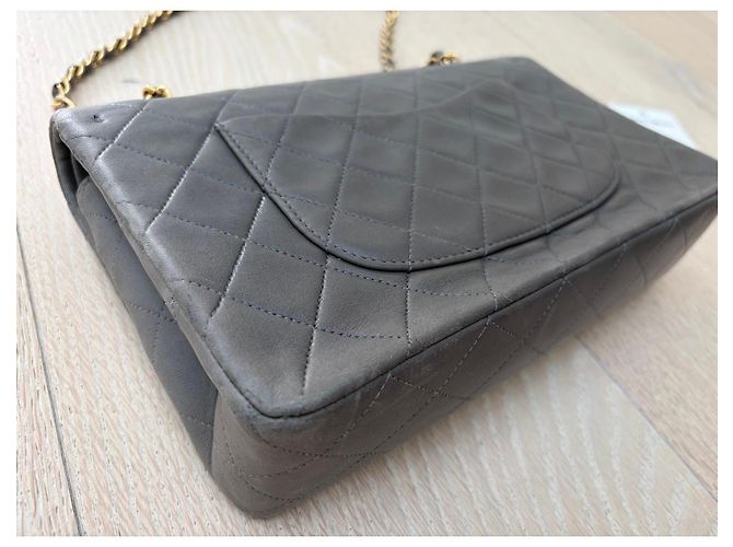 Chanel Classic Double Flap Tasche aus grauem Leder - Ansicht 6
