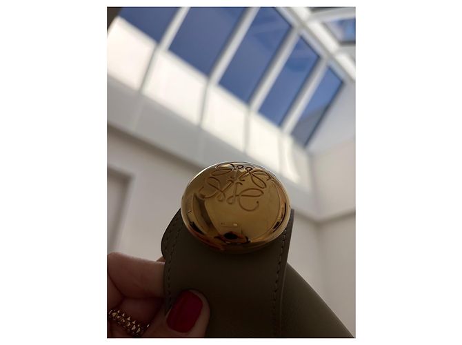 Loewe Pebble Bucket Bag aus Leder Grün - Ansicht 6