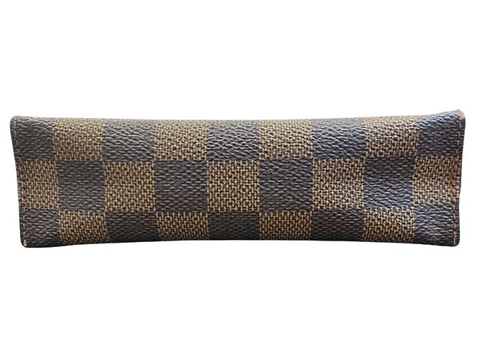 Louis Vuitton Pochette Toilette 15 Handbag Pouch Castaño - vista 3