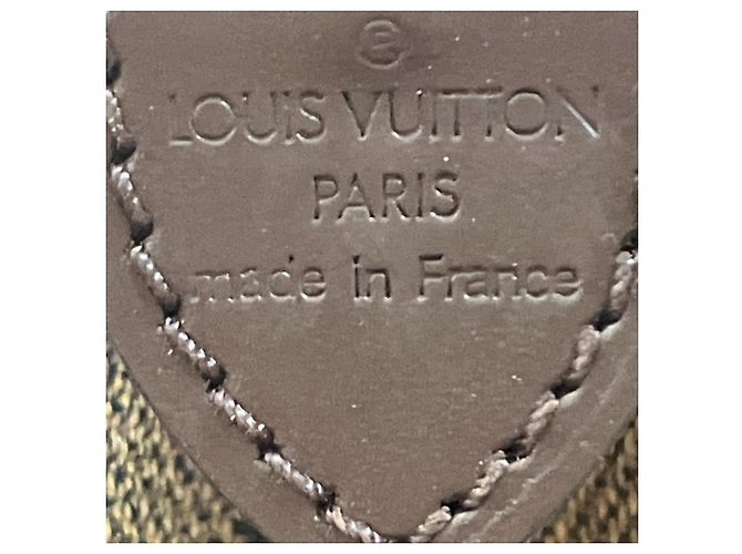 Louis Vuitton Pochette Toilette 15 Handbag Pouch Castaño - vista 4