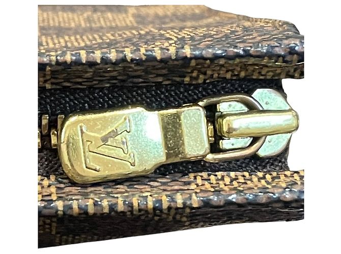 Louis Vuitton Pochette Toilette 15 Handbag Pouch Castaño - vista 8