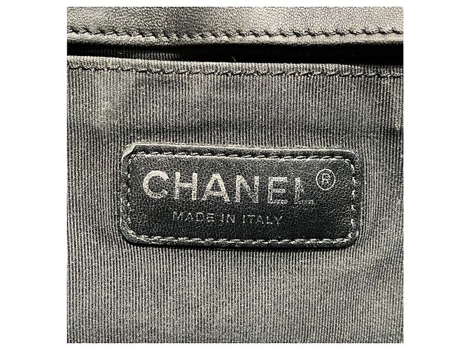 Bolso Chanel Boy Flap en piel charol marrón Castaño - vista 4