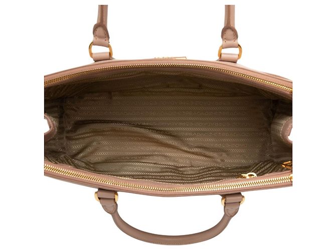 Sac à main Prada Galleria en cuir Saffiano avec plaque logo triangle Rose Beige - vue 4