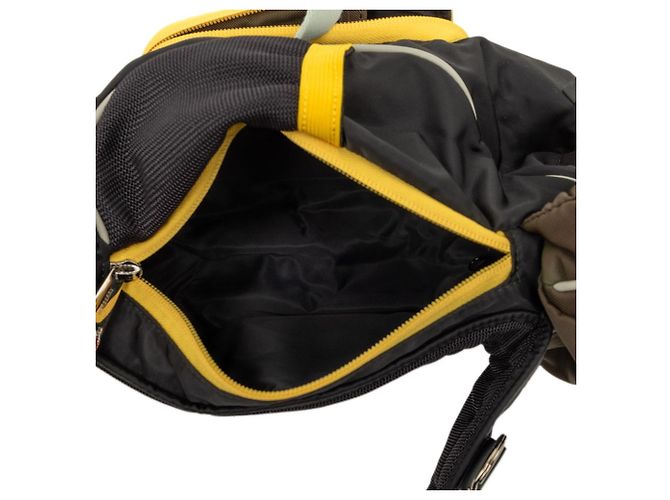 Borsa a tracolla Burberry Leo Body Bag in nero e khaki - vista 4