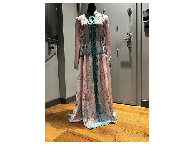 Zimmermann Abito Maxi Indra in Seta Stampata Rosa Blu D'oro Verde - vista 11