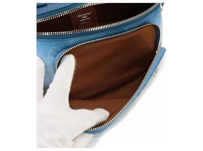 Bumbag Borsa a mano Louis Vuitton in canvas blu - vista 8