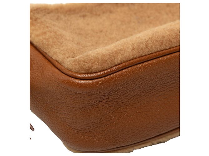 Borsa a tracolla in montone con logo Miu Miu Marrone - vista 6