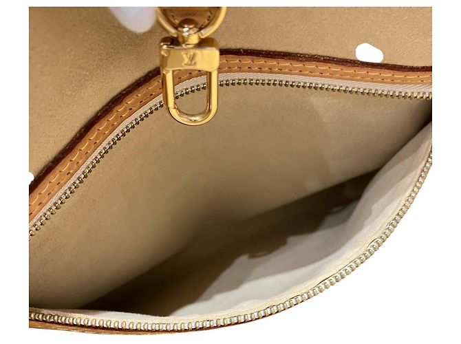Bolsa de Ombro Louis Vuitton Hampstead PM Branco - vista 9