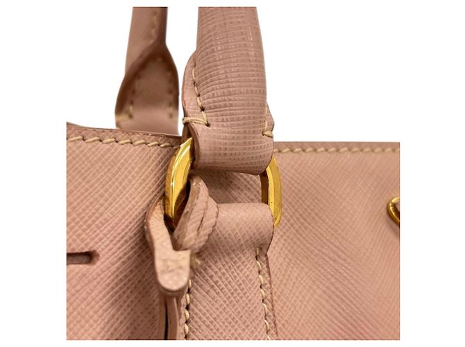 Bolso Prada Galleria Saffiano Lux Beige - vista 17