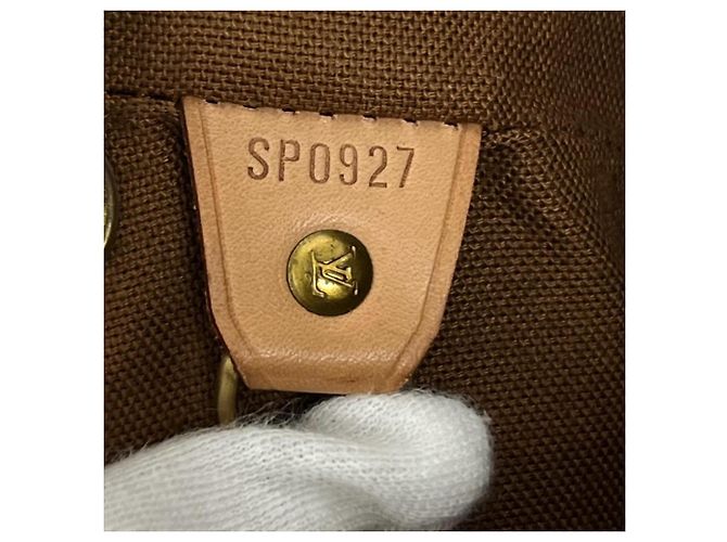 Sac à dos Louis Vuitton Mini Montsouris Monogramme - vue 17