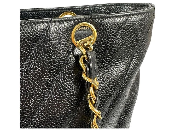 Bolsa de Ombro Tote com Corrente Chanel em Pele de Bezerro Grão Preto - vista 14