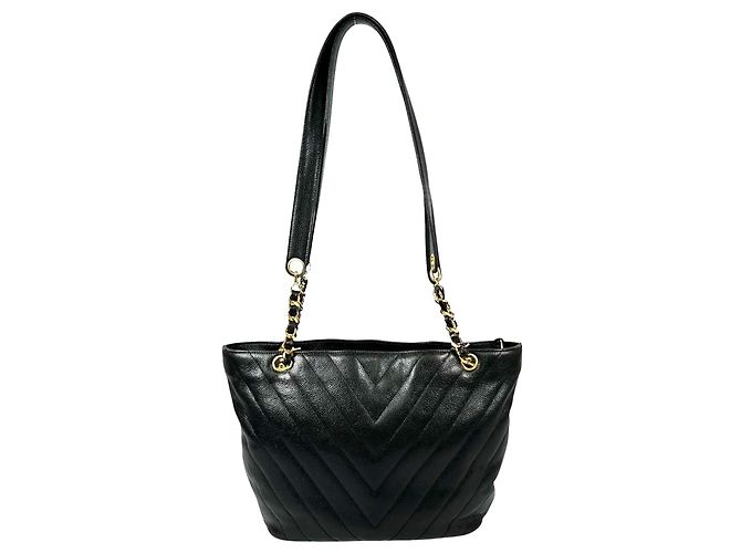 Bolsa de Ombro Tote com Corrente Chanel em Pele de Bezerro Grão Preto - vista 3