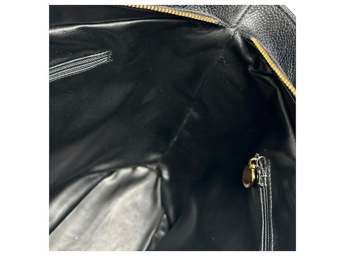 Bolsa de Ombro Tote com Corrente Chanel em Pele de Bezerro Grão Preto - vista 9
