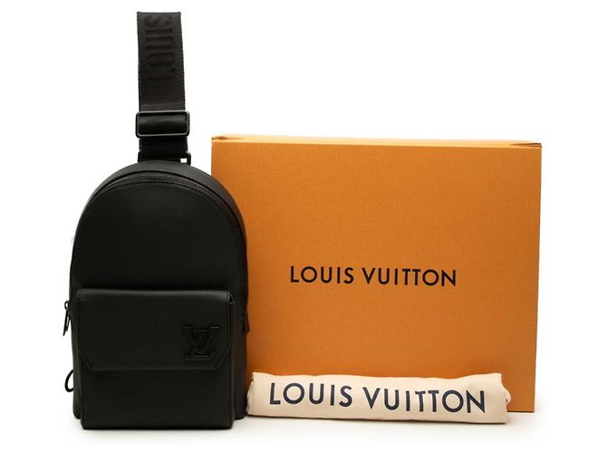 Louis Vuitton LV Aerogram Pilot Sling Bag Black - view 6