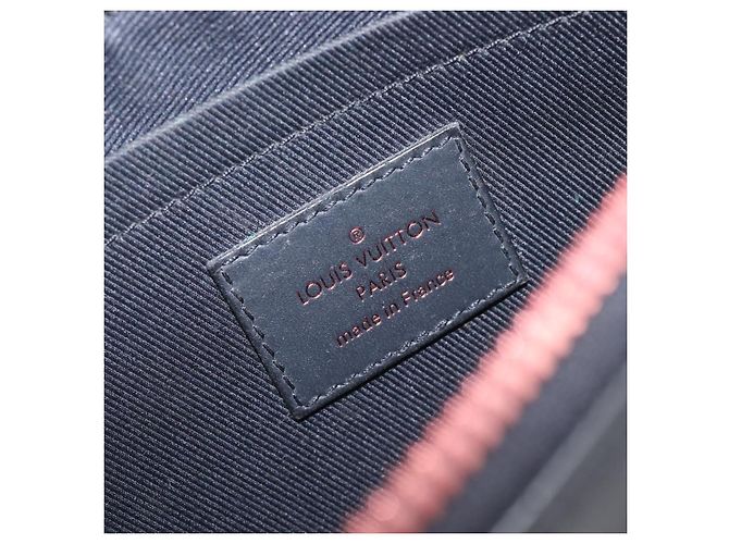 LOUIS VUITTON Monogram Neon Color Pochette Apollo PM Navy M62898 LV Auth 206698A Bleu Marine Monogramme - vue 18