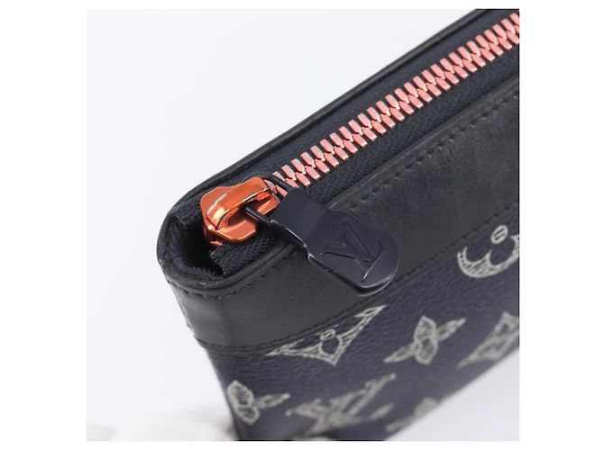 LOUIS VUITTON Monogram Neon Color Pochette Apollo PM Navy M62898 LV Auth 206698A Bleu Marine Monogramme - vue 8