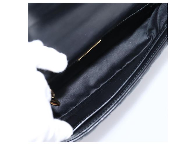 Bolsa de Ombro com Corrente Miu Miu Couro Preto Dourado Auth 207621SAM - vista 11