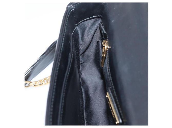 Bolsa de Ombro com Corrente Miu Miu Couro Preto Dourado Auth 207621SAM - vista 20