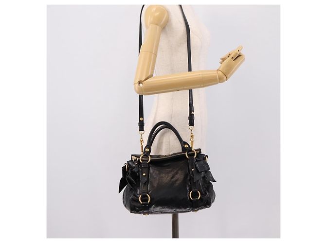 Bolsa de mão Miu Miu em couro 2way preta tom dourado Auth 167724SAM Preto - vista 25