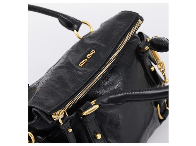Bolsa de mão Miu Miu em couro 2way preta tom dourado Auth 167724SAM Preto - vista 6