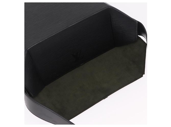 Sac à épaule LOUIS VUITTON Epi Sax Noir M80161 LV Auth ep16280 - vue 21