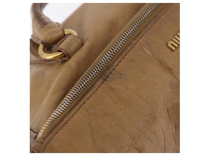 Bolsa de mão Miu Miu em couro 2way Bege Gold Auth 167657M Dourado - vista 15