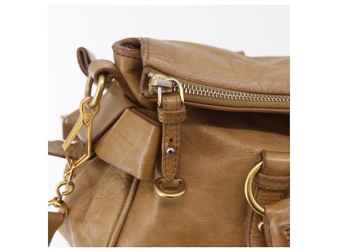 Bolsa de mão Miu Miu em couro 2way Bege Gold Auth 167657M Dourado - vista 24