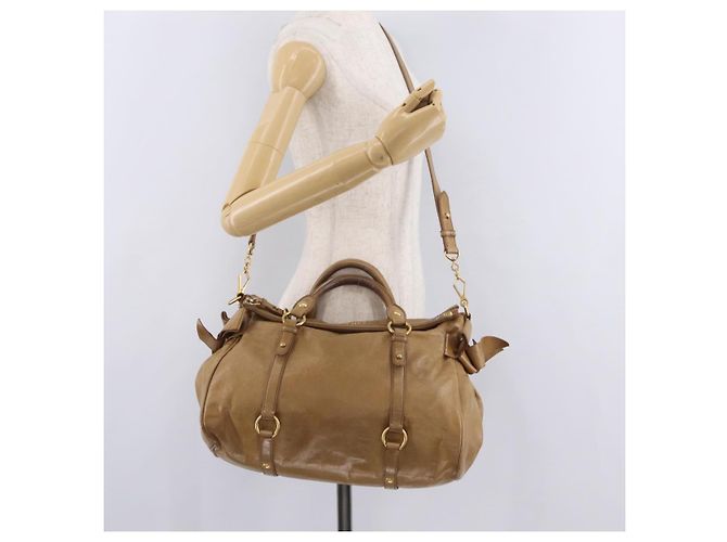 Bolsa de mão Miu Miu em couro 2way Bege Gold Auth 167657M Dourado - vista 30