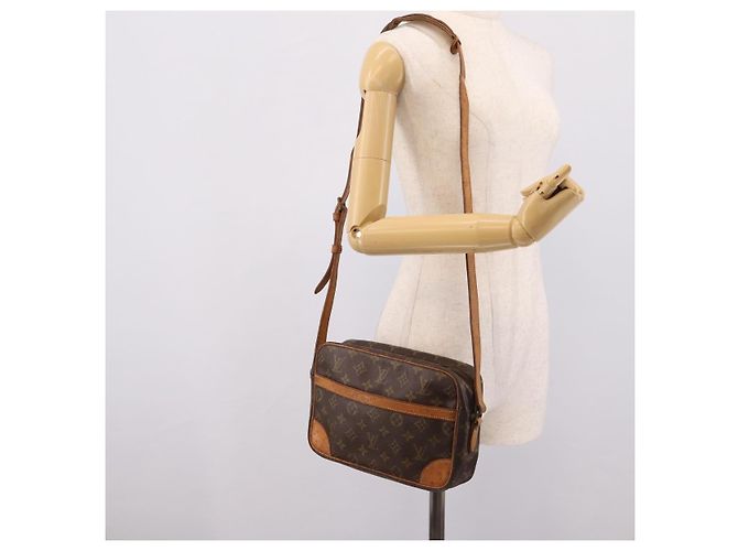 LOUIS VUITTON Monogram Trocadero 27 Shoulder Bag M51274 LV Auth 205441 Monograma - vista 23