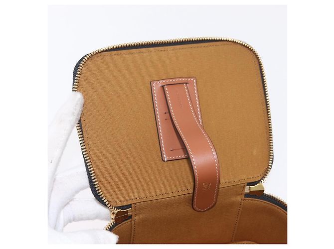 Céline CELINE Triomphe Vanity Pouch PVC Black Gold Auth 207214V Golden - view 9