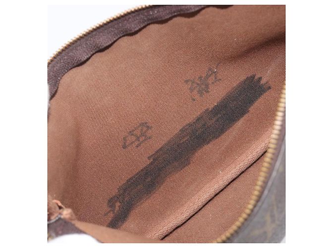 LOUIS VUITTON Monogram Pochette Accessoires Pouch M51980 LV Auth 202526 Monograma - vista 11