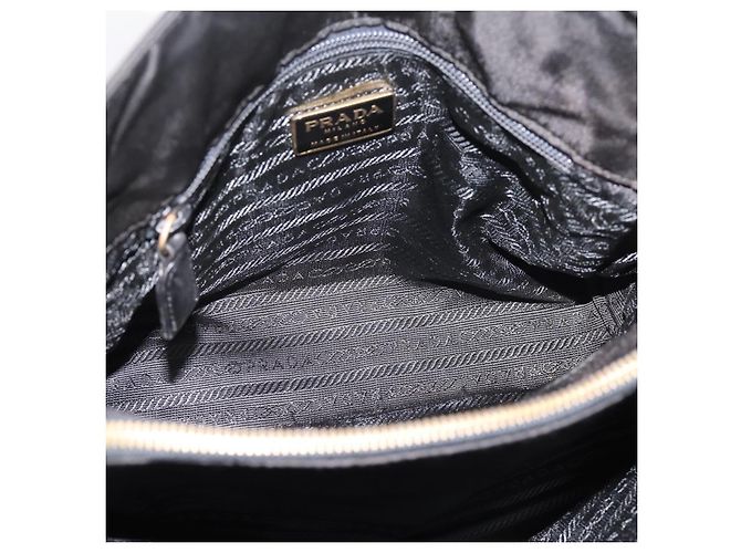 PRADA Chain Tote Bag aus Leder und Nylon Schwarz Gold Auth am12698V Golden - Ansicht 10