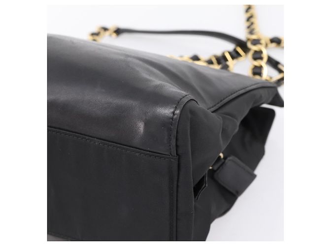 PRADA Chain Tote Bag aus Leder und Nylon Schwarz Gold Auth am12698V Golden - Ansicht 16